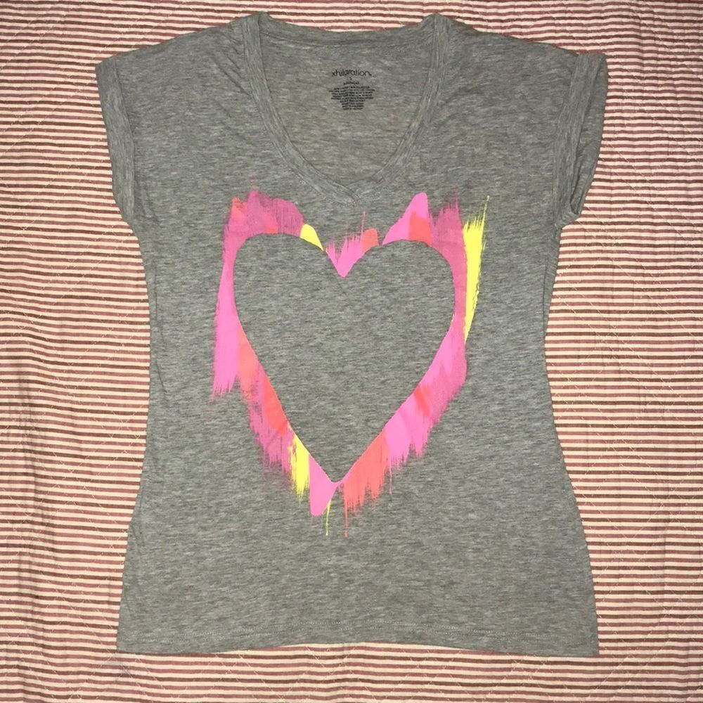 🌻Xhilartion sleepwear pj shirt sleeve grey heart paint splatter design top